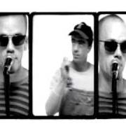 Le texte musical TONGUE de R.E.M. est également présent dans l'album Monster (1994)