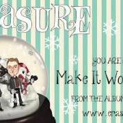 Le texte musical SLEEP QUIETLY de ERASURE est également présent dans l'album Snow globe (2013)